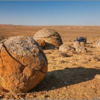 Каменные шарики Казахстан