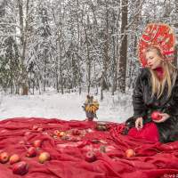Русская красавица - в кокошнике с самоваром в лесу фотосессия 8 Калининград