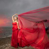 Летящее платье фотосессия на закате море Калининград 5