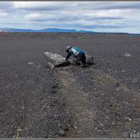 Исландия Расчищаем дорогу от камней