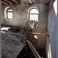 Корнево - остатки мельницы лестница Калининградская область, мотопутешествие