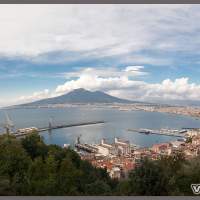 Везувий над Неаполитанским заливом. Италия Неаполь Помпеи мотопутешествие Italy Napoli Pompei