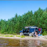 Лагерь водкомоторный на берегу Сяргозера Land Rover Defender