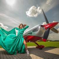 Фотосессия на частном аэродроме девушка у самолета spotting споттинг Калининград